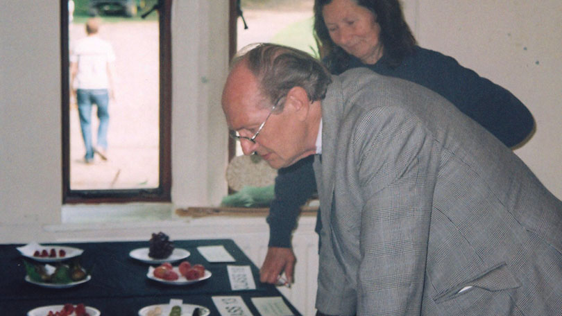 Judging by D. Tresize & H. Dodson at the NFG Annual Fruit Show